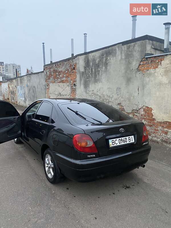 Toyota Avensis 2000
