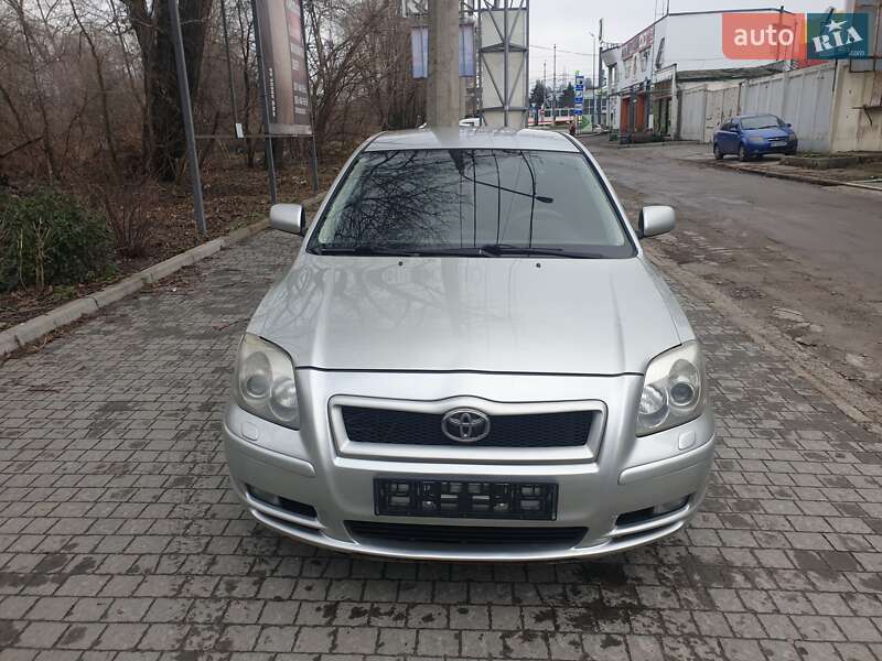 Седан Toyota Avensis 2005 в Запорожье