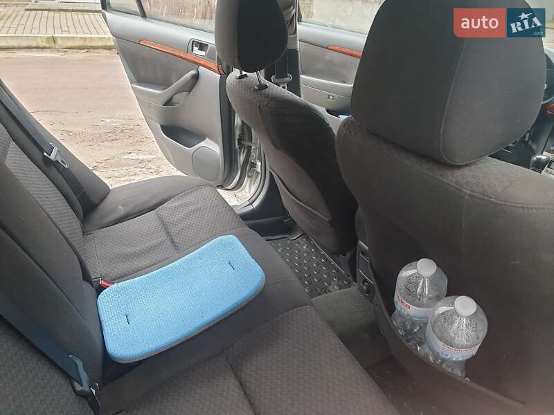 Седан Toyota Avensis 2005 в Запорожье