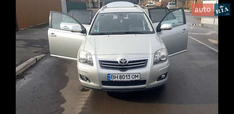 Універсал Toyota Avensis 2008 в Ізмаїлі