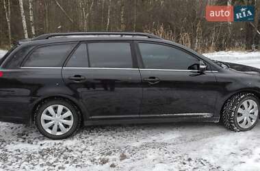 Универсал Toyota Avensis 2008 в Рокитном