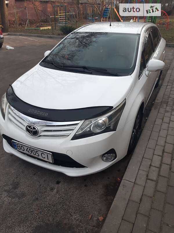 Универсал Toyota Avensis 2013 в Тернополе