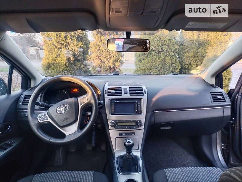 Хэтчбек Toyota Avensis 2011 в Виннице