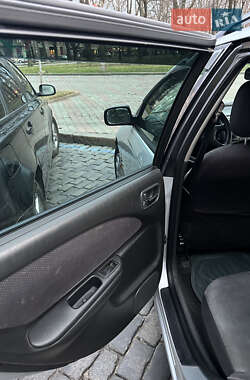 Універсал Toyota Avensis 2000 в 