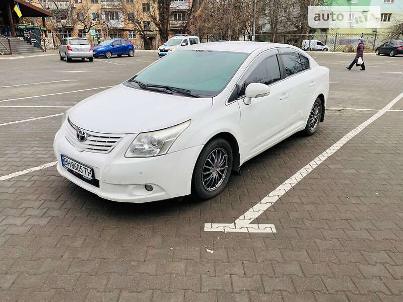 Седан Toyota Avensis 2010 в Одессе