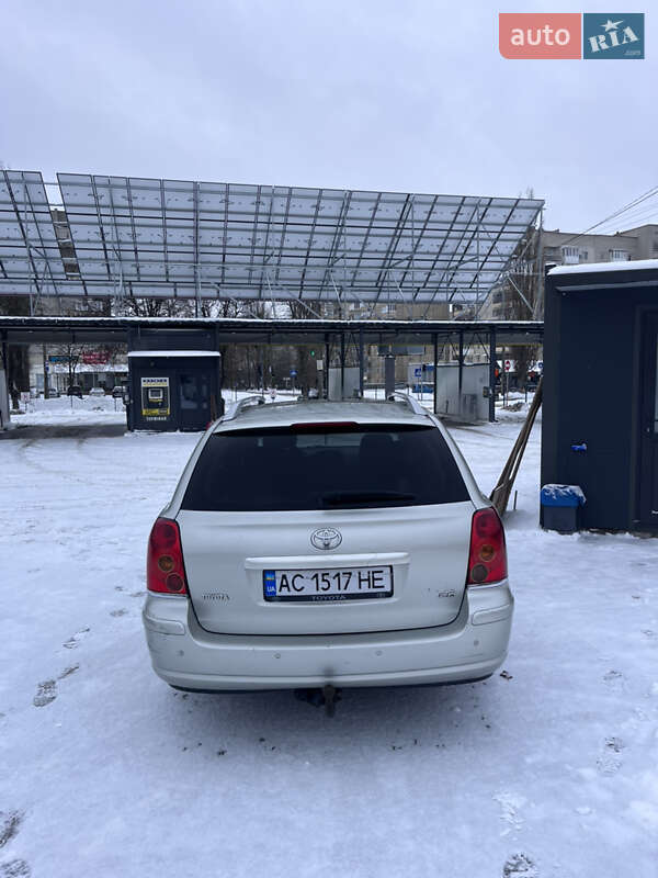 Универсал Toyota Avensis 2004 в Луцке