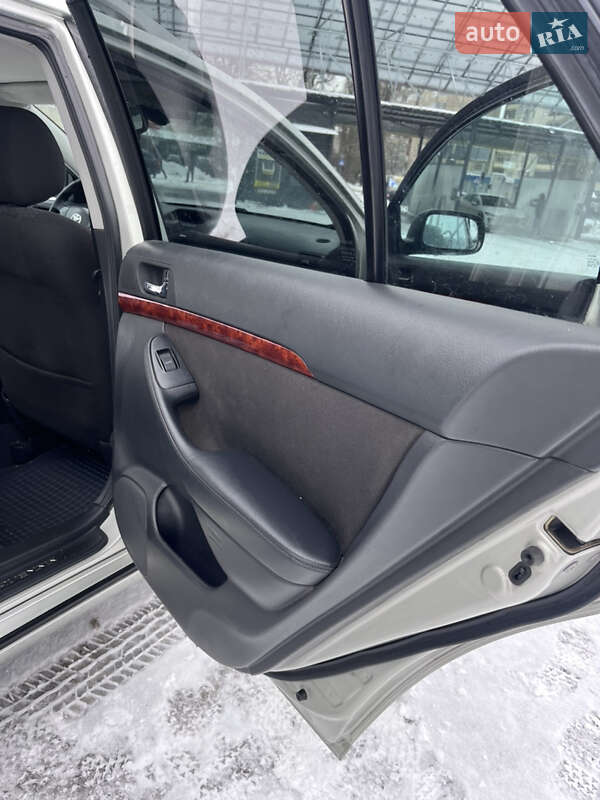 Универсал Toyota Avensis 2004 в Луцке