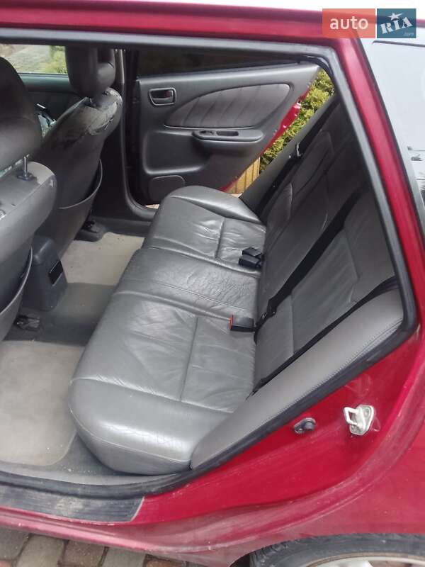 Универсал Toyota Avensis 1999 в Тернополе