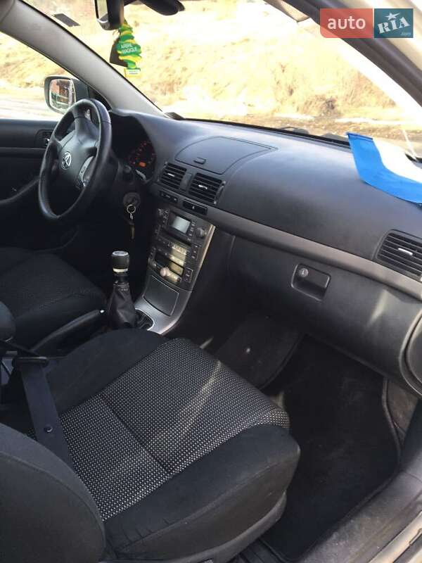 Універсал Toyota Avensis 2006 в Бориславі