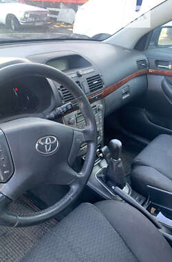 Универсал Toyota Avensis 2006 в Нововоронцовке