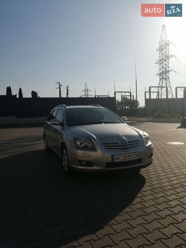 Універсал Toyota Avensis 2008 в Луцьку