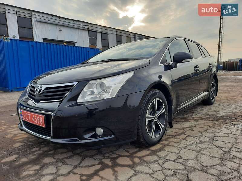 Универсал Toyota Avensis 2011 в Полтаве