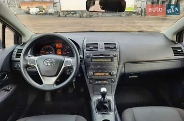 Универсал Toyota Avensis 2011 в Полтаве