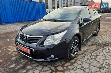 Универсал Toyota Avensis 2011 в Полтаве