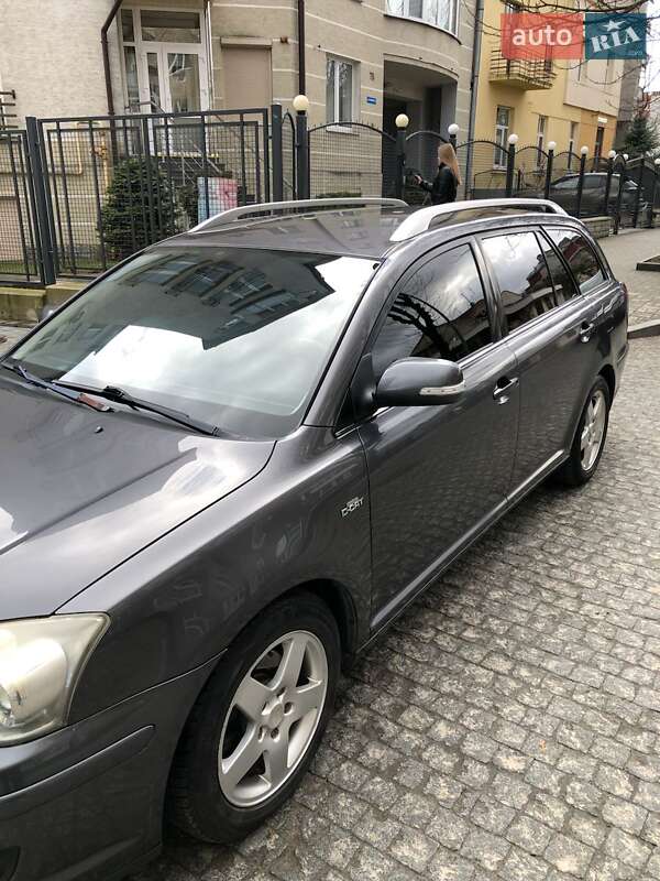 Універсал Toyota Avensis 2006 в Львові