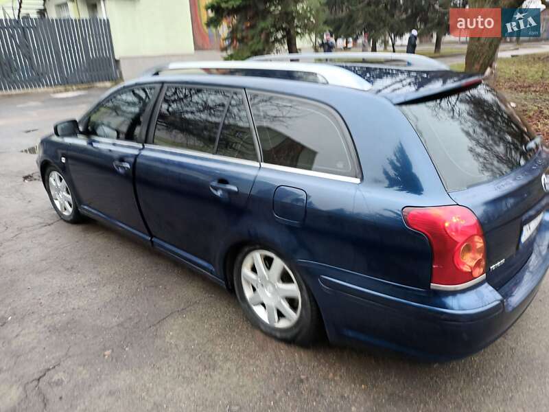 Універсал Toyota Avensis 2003 в Рівному
