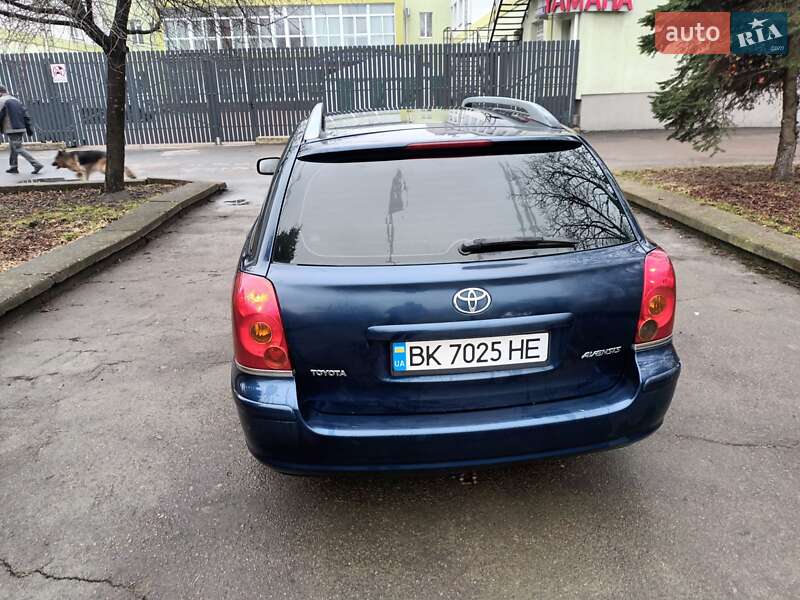 Універсал Toyota Avensis 2003 в Рівному