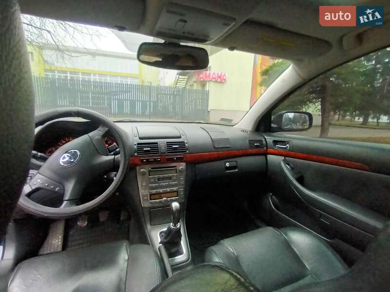 Універсал Toyota Avensis 2003 в Рівному