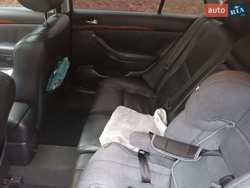 Універсал Toyota Avensis 2003 в Рівному