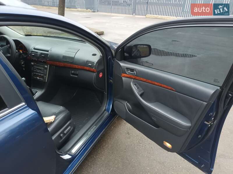 Універсал Toyota Avensis 2003 в Рівному