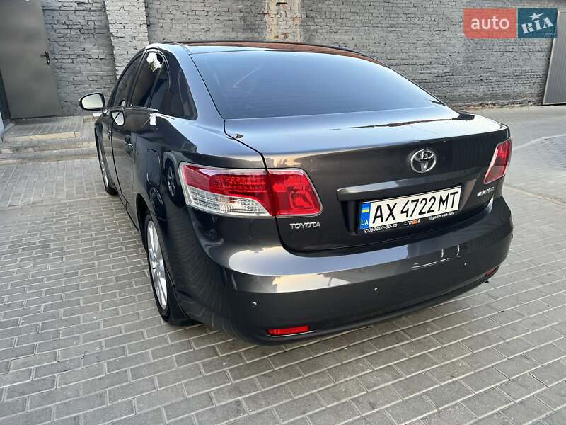 Седан Toyota Avensis 2011 в Харькове
