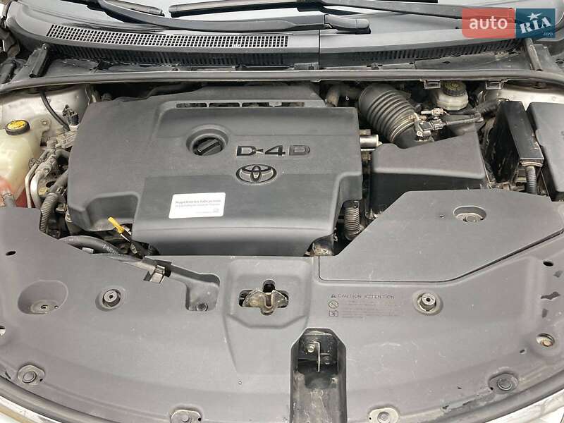 Универсал Toyota Avensis 2010 в Трускавце