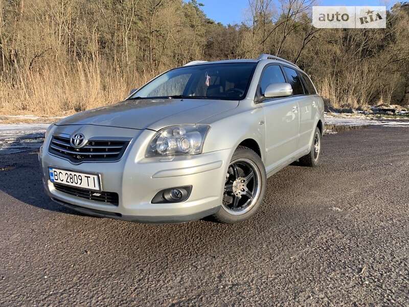 Універсал Toyota Avensis 2006 в Новояворівську