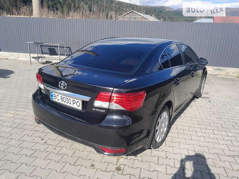 Седан Toyota Avensis 2013 в Дрогобыче