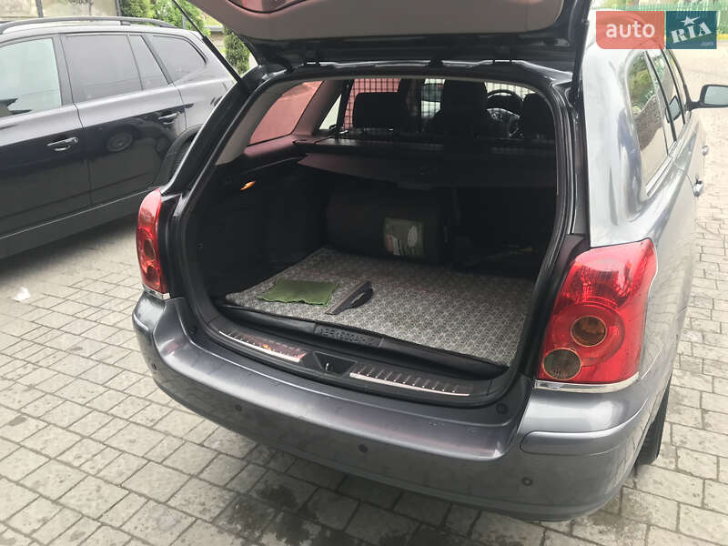 Универсал Toyota Avensis 2004 в Ивано-Франковске