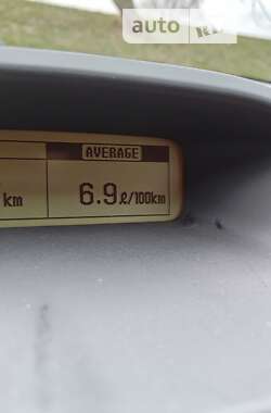 Седан Toyota Avensis 2005 в Днепре
