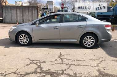 Седан Toyota Avensis 2011 в Умані