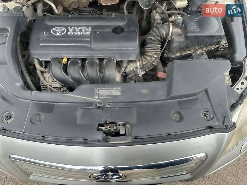 Седан Toyota Avensis 2003 в Кодыме