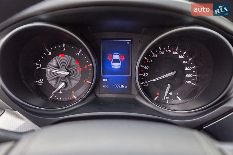 Седан Toyota Avensis 2015 в Дрогобыче