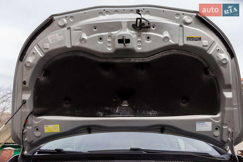 Седан Toyota Avensis 2015 в Дрогобыче