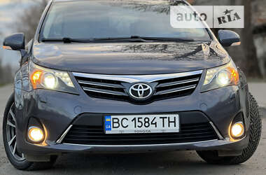 Седан Toyota Avensis 2012 в Самборе