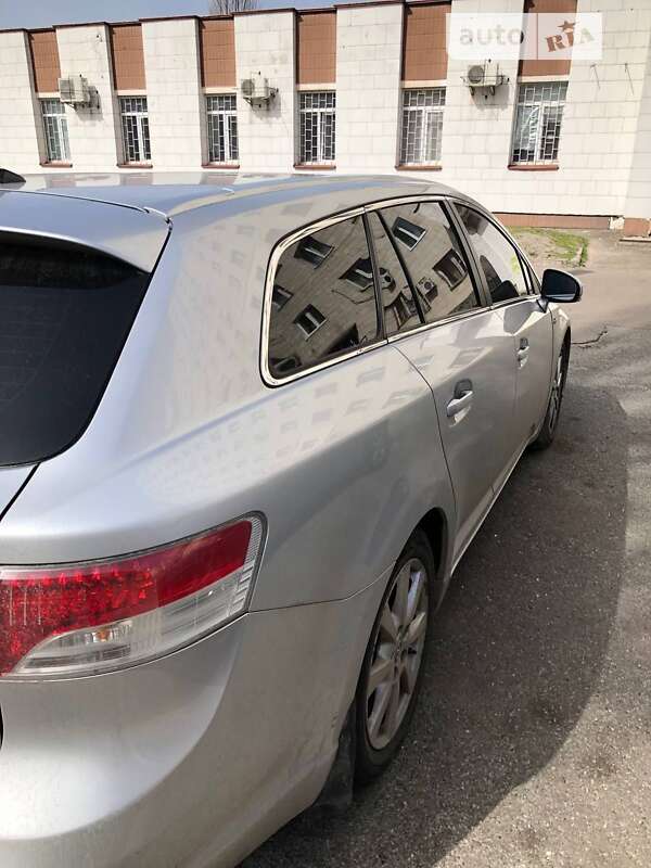 Универсал Toyota Avensis 2010 в Броварах