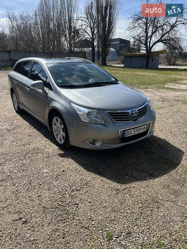 Toyota Avensis 2010