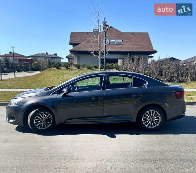 Седан Toyota Avensis 2016 в Днепре