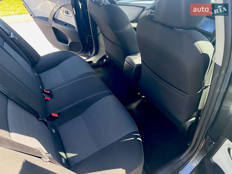 Седан Toyota Avensis 2016 в Днепре