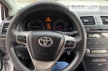 Универсал Toyota Avensis 2010 в Тернополе