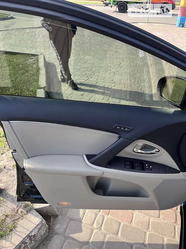 Универсал Toyota Avensis 2010 в Харькове