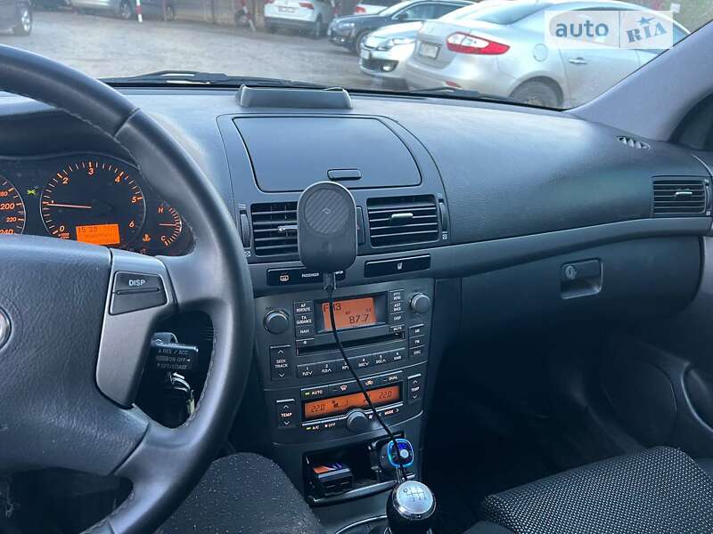 Универсал Toyota Avensis 2006 в Кривом Роге