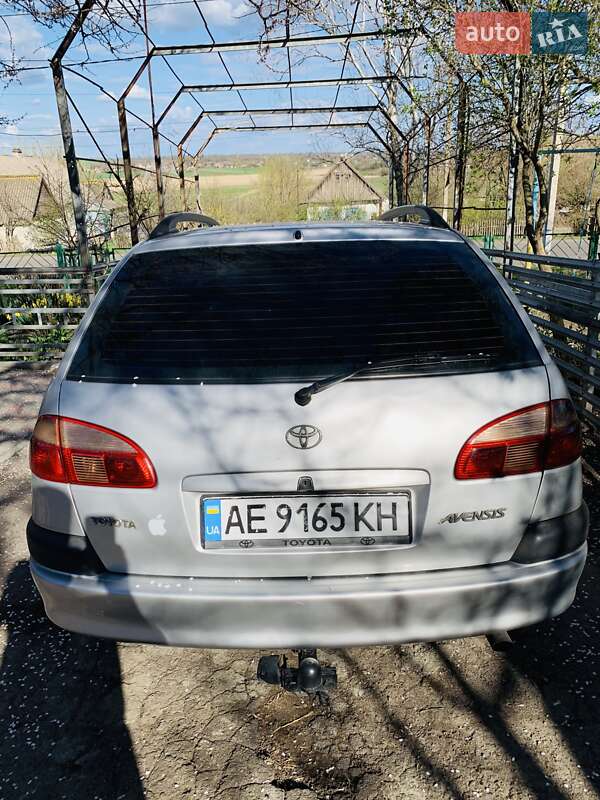 Универсал Toyota Avensis 2001 в Днепре