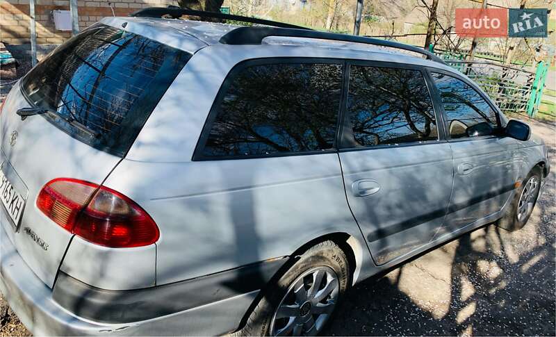 Универсал Toyota Avensis 2001 в Днепре