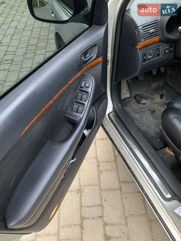 Седан Toyota Avensis 2006 в Івано-Франківську
