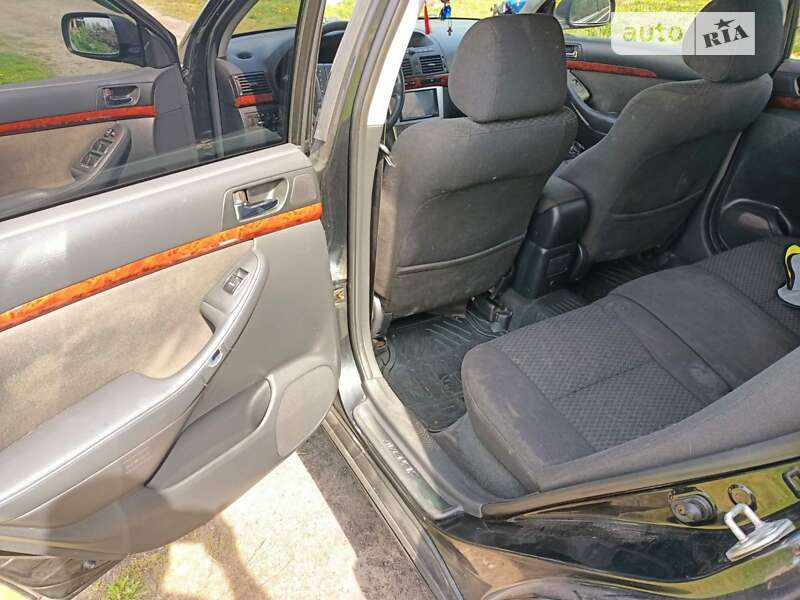 Универсал Toyota Avensis 2004 в Белой Церкви