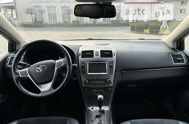 Универсал Toyota Avensis 2013 в Черновцах