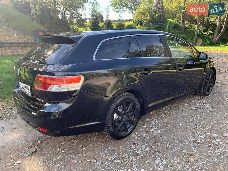 Універсал Toyota Avensis 2011 в Коломиї