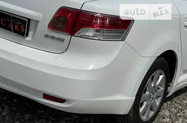 Седан Toyota Avensis 2010 в Одессе