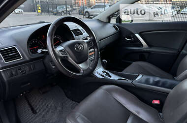 Седан Toyota Avensis 2013 в Киеве
